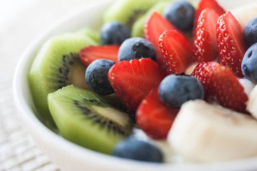 Low fat greek yogurt with blueberry, strawberry, banana, and kiwi